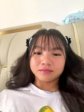 Emlyly-18 online show from 09.12.25