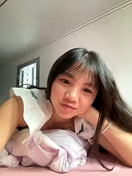 Emlyly-18 online show from 09.23.25