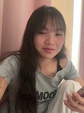 Emlyly-18 online show from 09.27.25