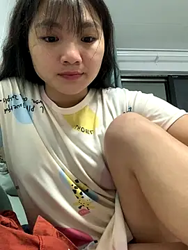 Emlyly-18 online show from 10.11.25