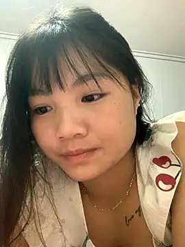 Emlyly-18 online show from 10.23.25