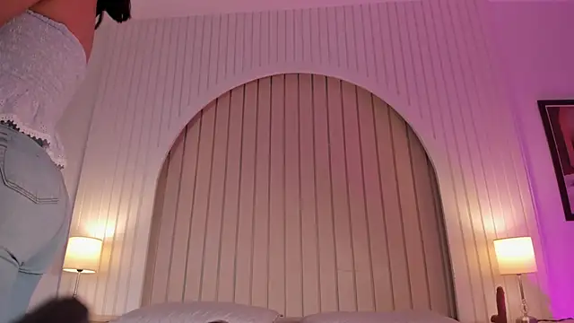 Snapshot of maria_gil chatting on 03.26.26 maria gil online show from 03.26.26