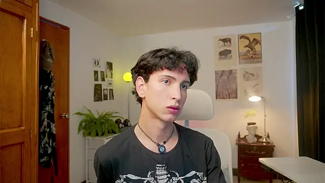 Snapshot of boream chatting on 03.25.26 boream online show from 03.25.26