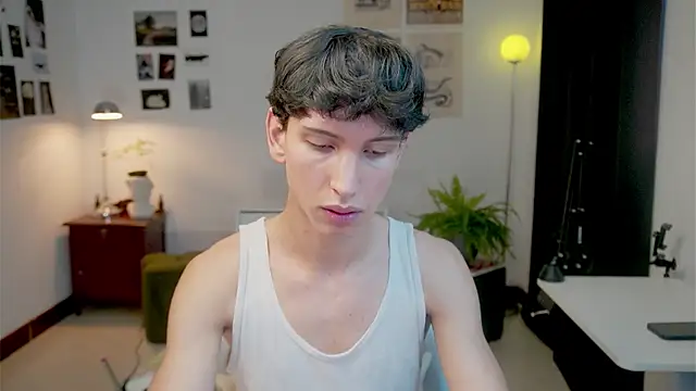 Snapshot of boream chatting on 04.03.26 boream online show from 04.03.26