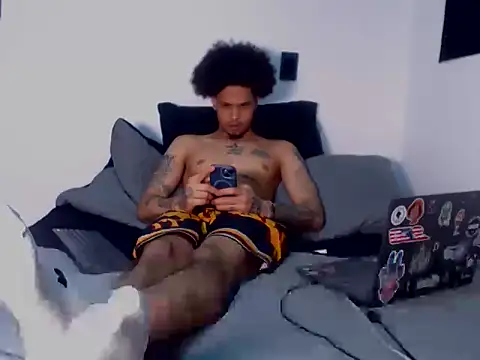 Snapshot of MASTER_PIG_FARMER chatting on 10.20.25 MASTER PIG FARMER online show from 10.20.25