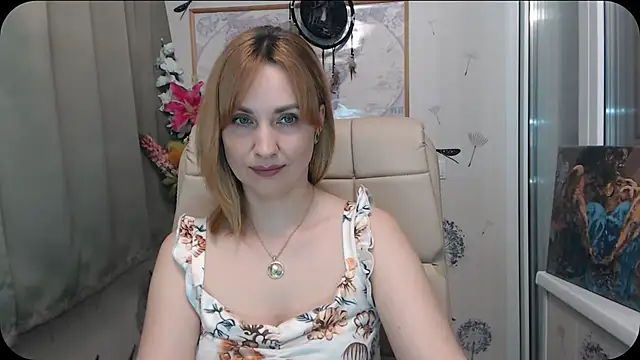 Snapshot of KatrinAlluring chatting on 04.17.26 KatrinAlluring online show from 04.17.26