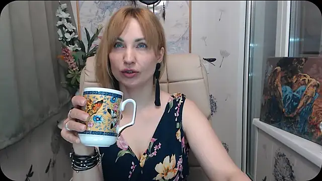 Snapshot of KatrinAlluring chatting on 05.08.26 KatrinAlluring online show from 05.08.26