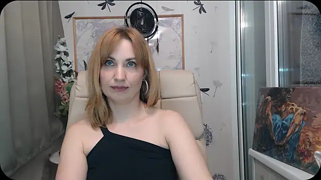 Snapshot of KatrinAlluring chatting on 05.12.26 KatrinAlluring online show from 05.12.26