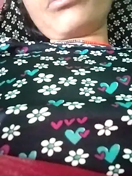 Snapshot of KIRTI12_HOT chatting on 10.25.25 KIRTI12 HOT online show from 10.25.25