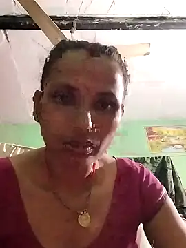 Snapshot of KIRTI12_HOT chatting on 10.27.25 KIRTI12 HOT online show from 10.27.25