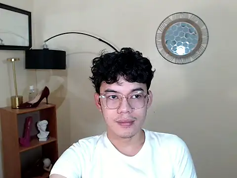 Snapshot of keirflorianxx chatting on 09.19.25 keirflorianxx online show from 09.19.25