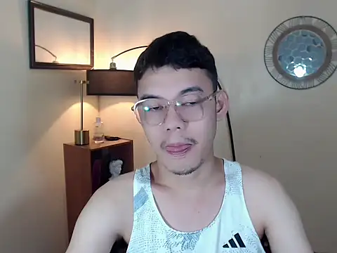 Snapshot of keirflorianxx chatting on 09.24.25 keirflorianxx online show from 09.24.25