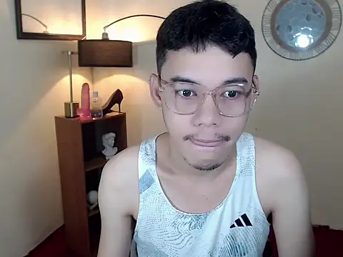 Snapshot of keirflorianxx chatting on 09.25.25 keirflorianxx online show from 09.25.25