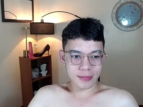 Snapshot of keirflorianxx chatting on 09.30.25 keirflorianxx online show from 09.30.25