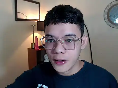 Snapshot of keirflorianxx chatting on 09.30.25 keirflorianxx online show from 09.30.25