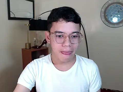 Snapshot of keirflorianxx chatting on 10.03.25 keirflorianxx online show from 10.03.25