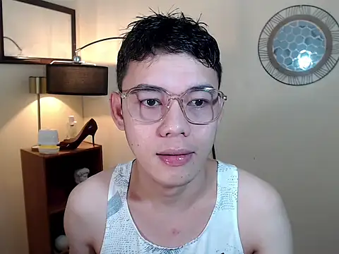 Snapshot of keirflorianxx chatting on 10.05.25 keirflorianxx online show from 10.05.25