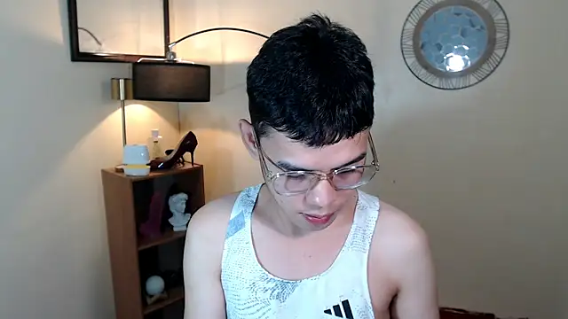 Snapshot of keirflorianxx chatting on 10.05.25 keirflorianxx online show from 10.05.25