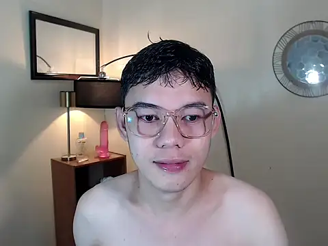 Snapshot of keirflorianxx chatting on 10.08.25 keirflorianxx online show from 10.08.25