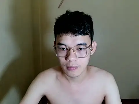 Snapshot of keirflorianxx chatting on 10.11.25 keirflorianxx online show from 10.11.25