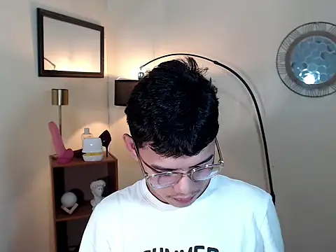 Snapshot of keirflorianxx chatting on 10.16.25 keirflorianxx online show from 10.16.25