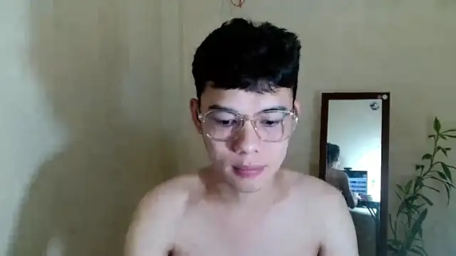 Snapshot of keirflorianxx chatting on 10.23.25 keirflorianxx online show from 10.23.25