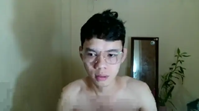 Snapshot of keirflorianxx chatting on 10.26.25 keirflorianxx online show from 10.26.25