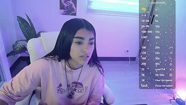 Snapshot of amarasilk_ chatting on 06.25.26 amarasilk online show from 06.25.26