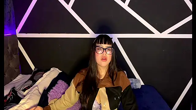 Snapshot of Melody_dreams chatting on 10.02.25 Melody dreams online show from 10.02.25