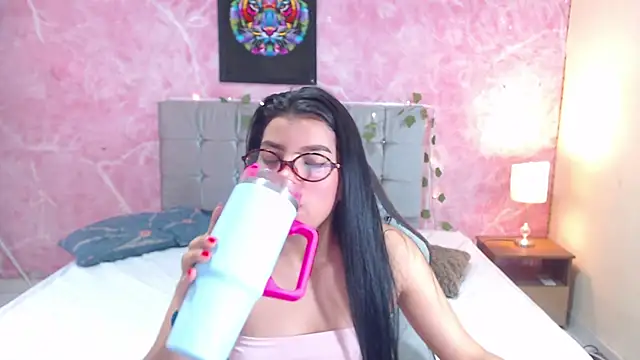 WHANDA CARVAJAL online show from 09.25.25