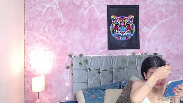 WHANDA CARVAJAL online show from 10.14.25