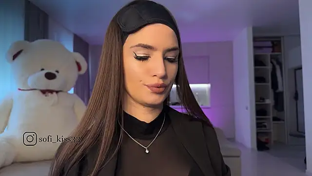 Snapshot of SofI-Play chatting on 10.29.25 SofI-Play online show from 10.29.25