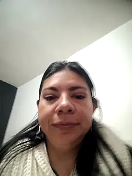 Snapshot of kinky_momm chatting on 09.15.25 kinky momm online show from 09.15.25