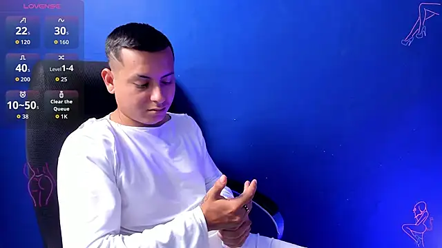 Snapshot of Sahira_and_Zaid chatting on 10.03.25 Sahira and Zaid online show from 10.03.25