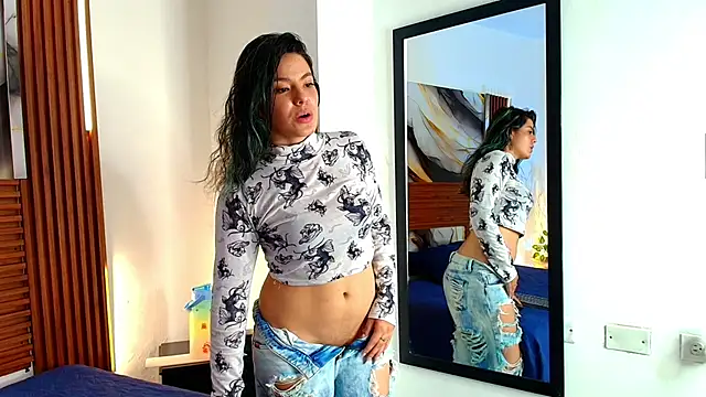 Evelin thompsson online show from 11.25.25