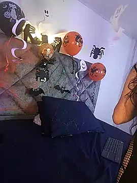 Shantey Laurent online show from 10.30.25