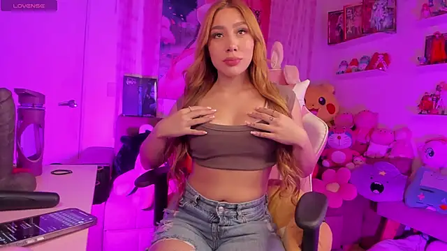 Issa Moon  online show from 10.30.25