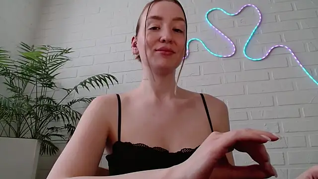 WhitePrincessLuna online show from 03.10.26