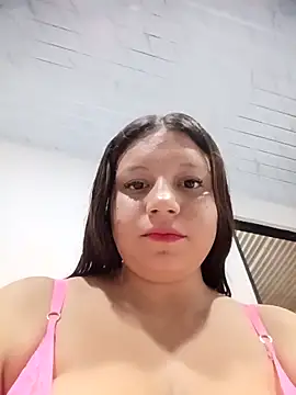Snapshot of Shell_Latina chatting on 04.28.26 Shell Latina online show from 04.28.26