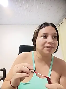 Snapshot of Shell_Latina chatting on 05.02.26 Shell Latina online show from 05.02.26