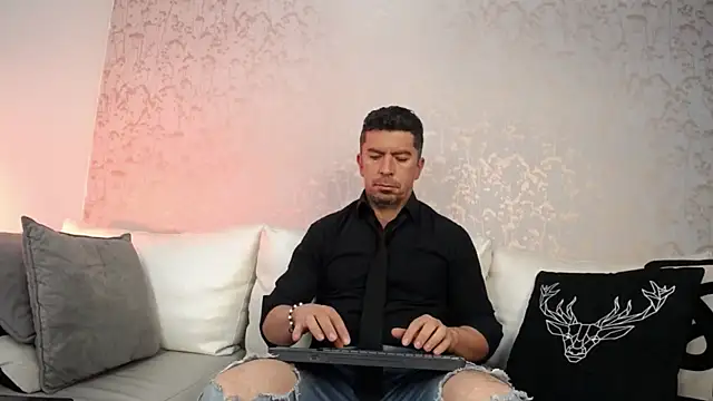 Snapshot of JuanKarloz_ chatting on 09.09.25 JuanKarloz online show from 09.09.25