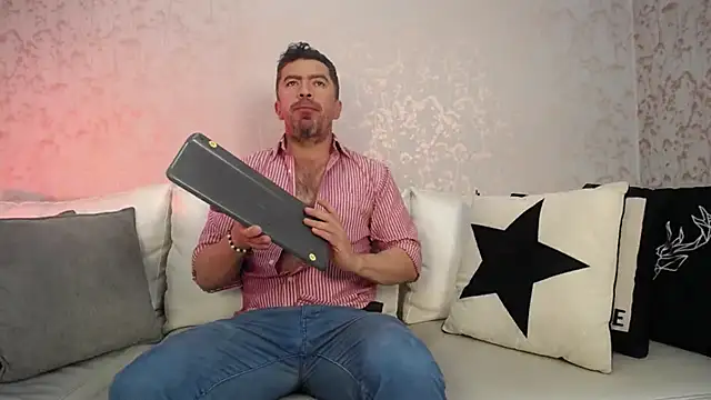 Snapshot of JuanKarloz_ chatting on 09.14.25 JuanKarloz online show from 09.14.25