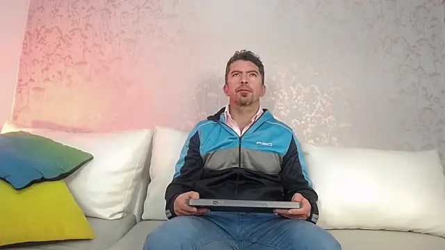 Snapshot of JuanKarloz_ chatting on 09.26.25 JuanKarloz online show from 09.26.25