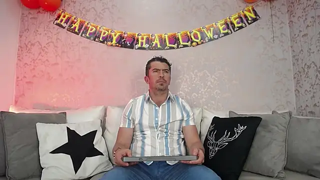 Snapshot of JuanKarloz_ chatting on 10.07.25 JuanKarloz online show from 10.07.25