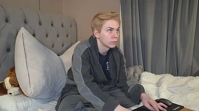 Snapshot of scottishtwink01 chatting on 02.24.26 scottishtwink01 online show from 02.24.26