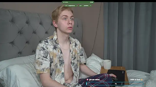 Snapshot of scottishtwink01 chatting on 03.09.26 scottishtwink01 online show from 03.09.26