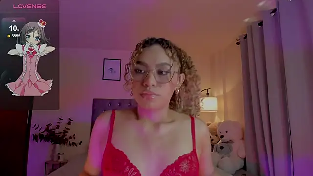 Snapshot of OxanaFedorova1- chatting on 04.21.26 OxanaFedorova1- online show from 04.21.26