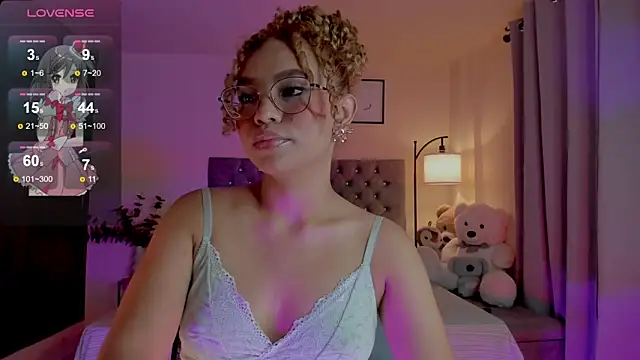 Snapshot of OxanaFedorova1- chatting on 04.28.26 OxanaFedorova1- online show from 04.28.26