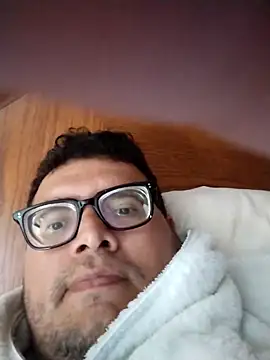 Snapshot of Santiagoqro85 chatting on 09.20.25 Santiagoqro85 online show from 09.20.25