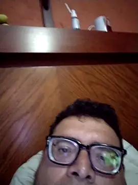 Snapshot of Santiagoqro85 chatting on 09.22.25 Santiagoqro85 online show from 09.22.25